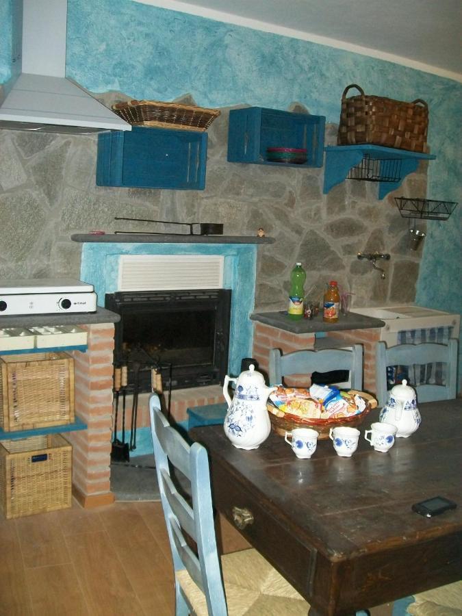 B&B Pisolo E I Persi Pien Roccasparvera Szoba fotó